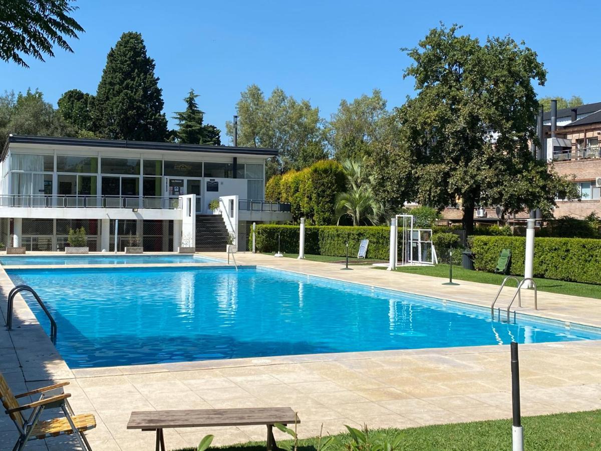 Apartamento En Country Pilar Piscina Parrilla Propia Hasta 4 Personas 외부 사진