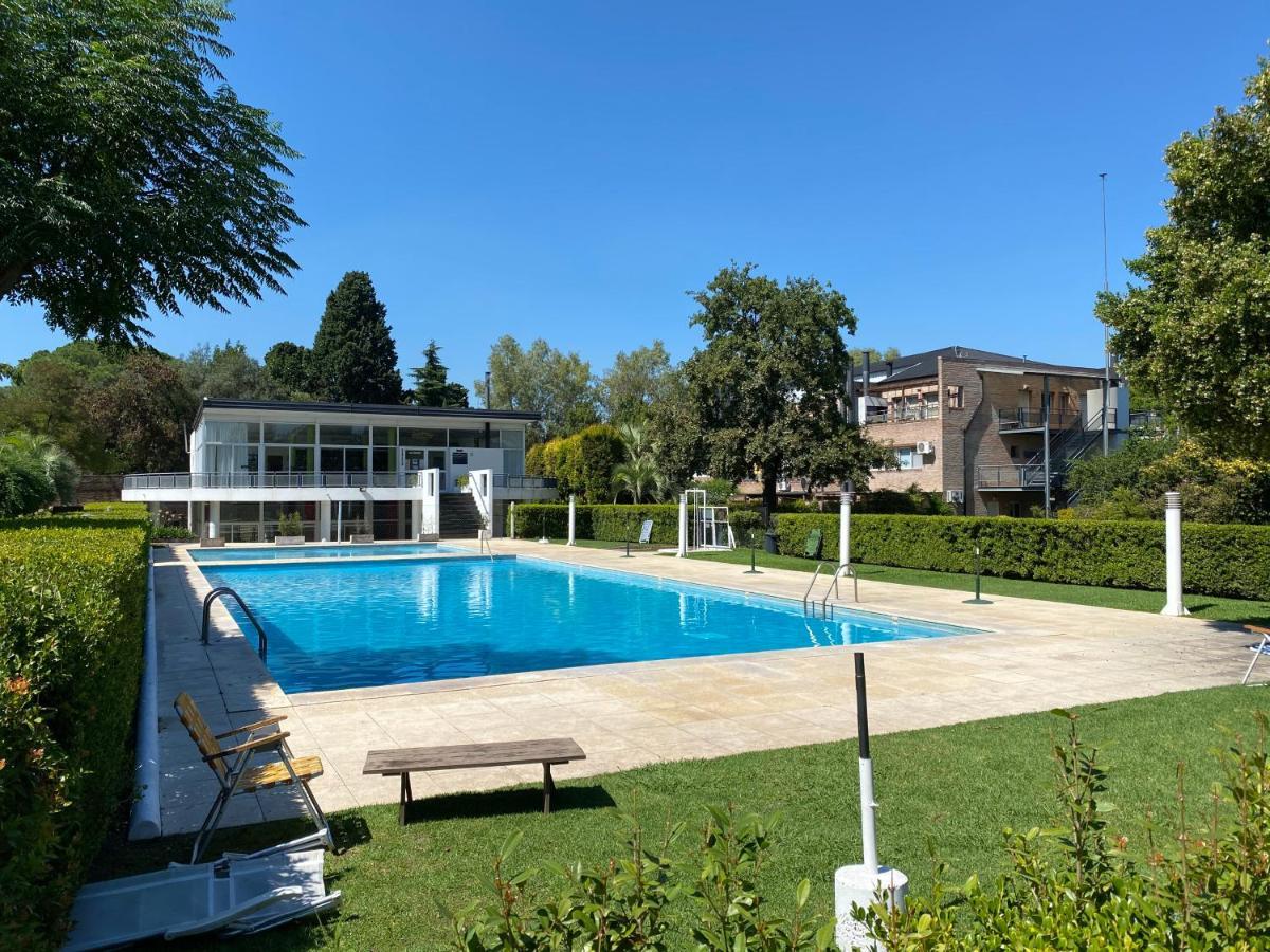 Apartamento En Country Pilar Piscina Parrilla Propia Hasta 4 Personas 외부 사진
